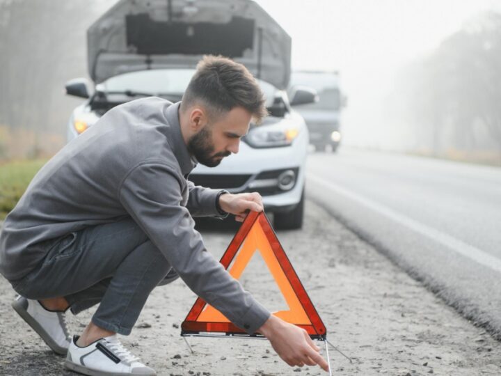 Potężne zderzenie na drodze wojewódzkiej 211: Kierowca motocykla nie żyje