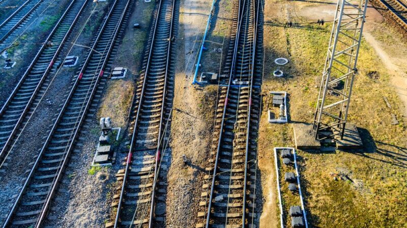 61 milionów euro na modernizację linii kolejowej Gdynia-Słupsk: szybsze pociągi i lepsza infrastruktura!