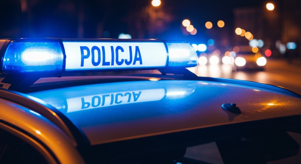 Pijany kierowca urządził rajd z przyczepką po Ustce, kończąc na chodniku