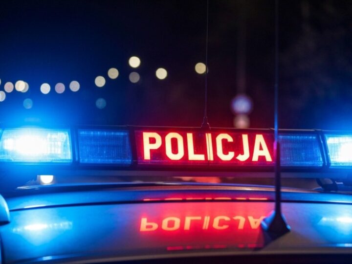 Zatrzymani na dachu bloku: poszukiwani przestępcy w trakcie remontu