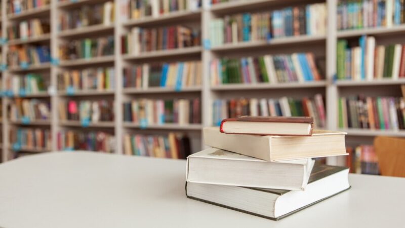 Nocna przygoda wśród książek: dołącz do Nocy Bibliotek!