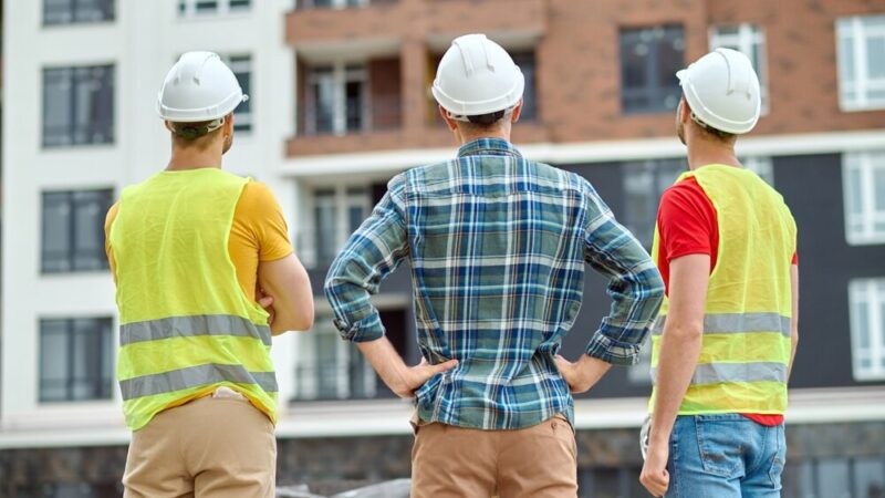 Edward Rokosz kończy karierę: emerytura ikony budownictwa społecznego Ustki