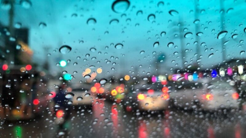 Ustka mobilizuje siły w walce ze śniegiem: wspólne działania dla lepszej komunikacji