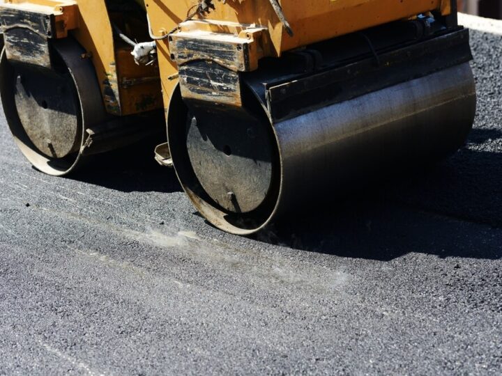 Zimowe utrzymanie dróg w Potęgowie – jak działa Zakład Usług Publicznych?