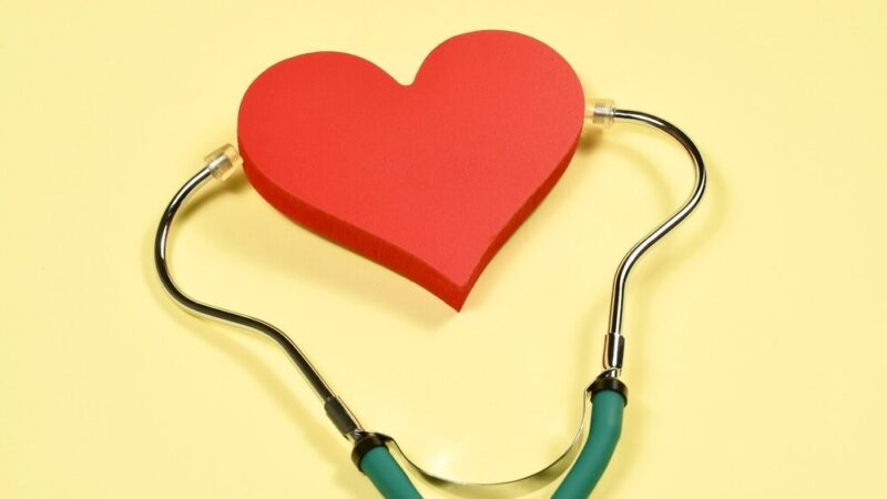 Bezpłatna infolinia dla osób z Alzheimera – skorzystaj z pomocy ekspertów