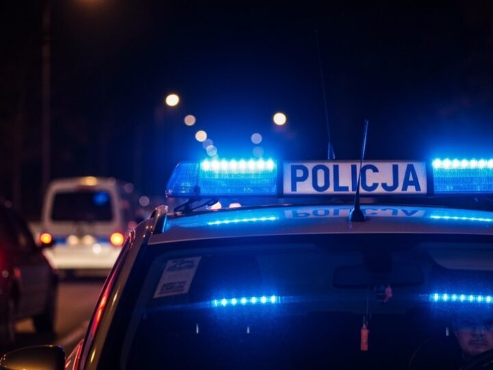 Zatrzymani za brutalne pobicie 70-latka i kradzież tablicy rejestracyjnej w Słupsku