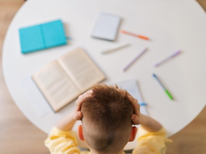 Ferie zimowe w Ustce: dzieci odkrywają magię literatury i kreatywności w bibliotece