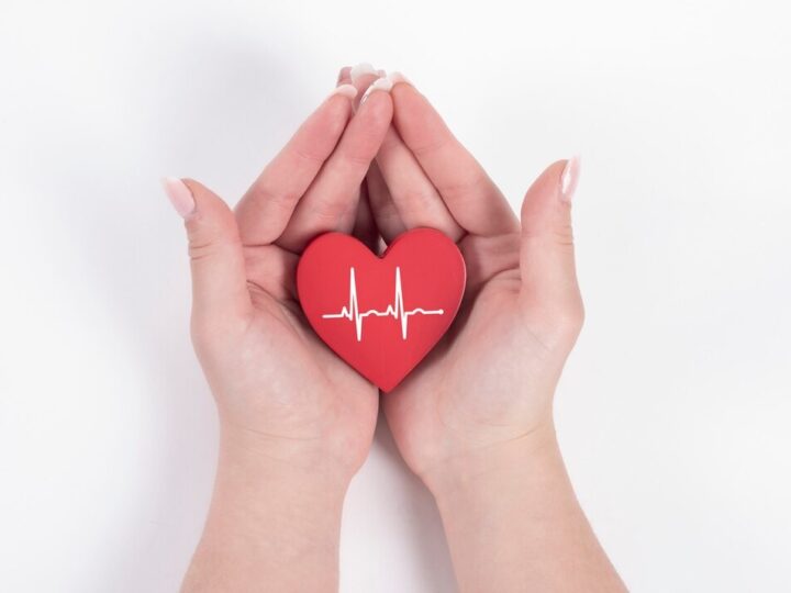 Defibrylator w Głobinie: Nowe narzędzie dla bezpieczeństwa społeczności szkolnej