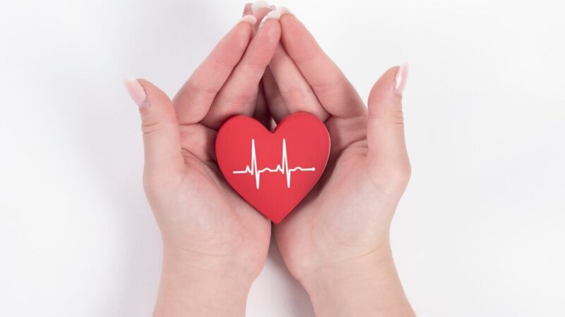 Defibrylator w Głobinie: Nowe narzędzie dla bezpieczeństwa społeczności szkolnej