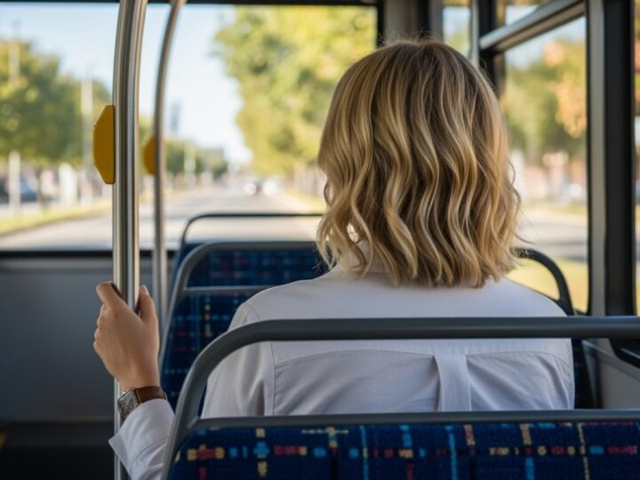 Nowy autobus dla dzieci z niepełnosprawnościami w Kępicach poprawi dostępność transportu