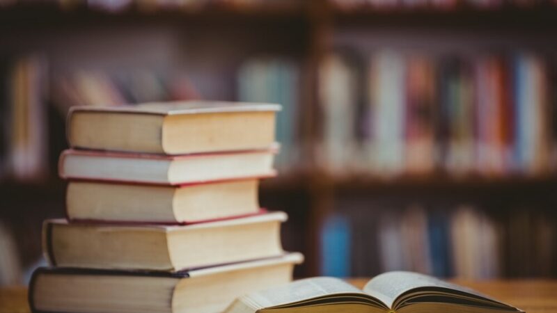 Noc Magii w Bibliotece: Odkryj Czarodziejskie Tajemnice!